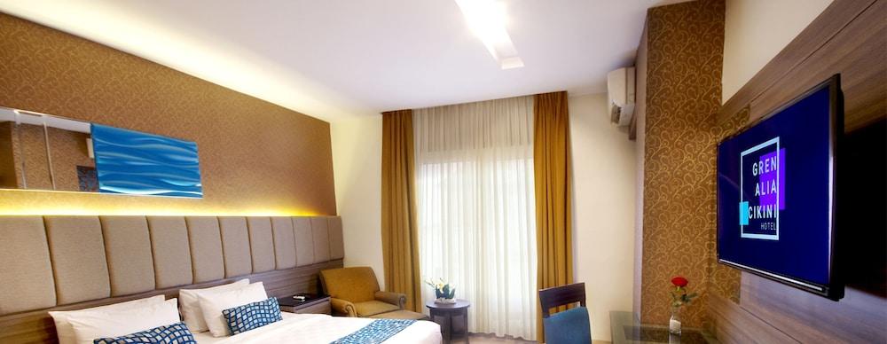 Hotel Gren Alia Cikini Room Type - Deluxe Double Room