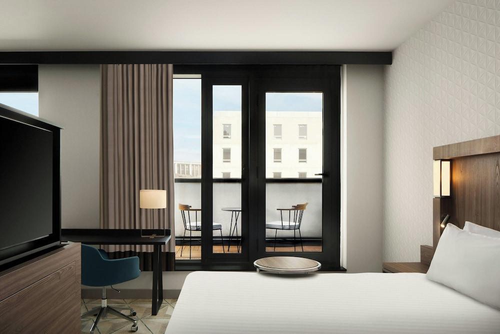 Courtyard by Marriott Paris Porte de Versailles Room Type - Junior Suite, 1 Bedroom