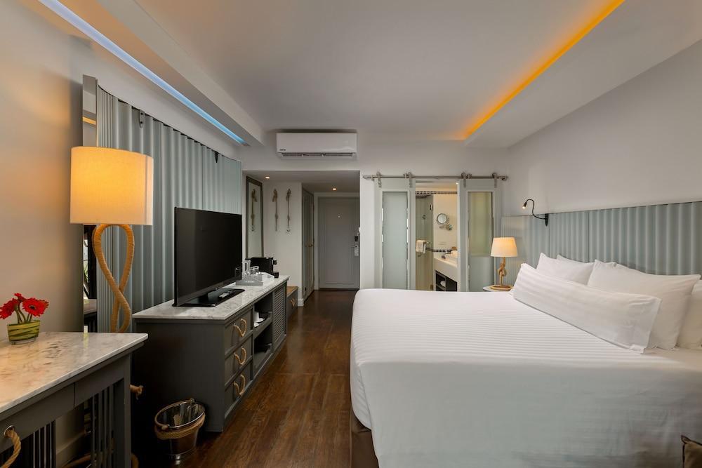 The Boathouse Phuket Room Type - Room, Beachfront