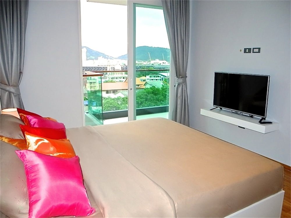 Emerald Patong 1 bedroom Apartment Nice View - Tap to explore photos