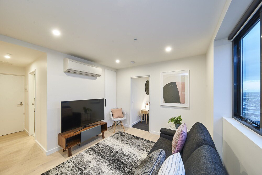 Mega Style Apartments The International