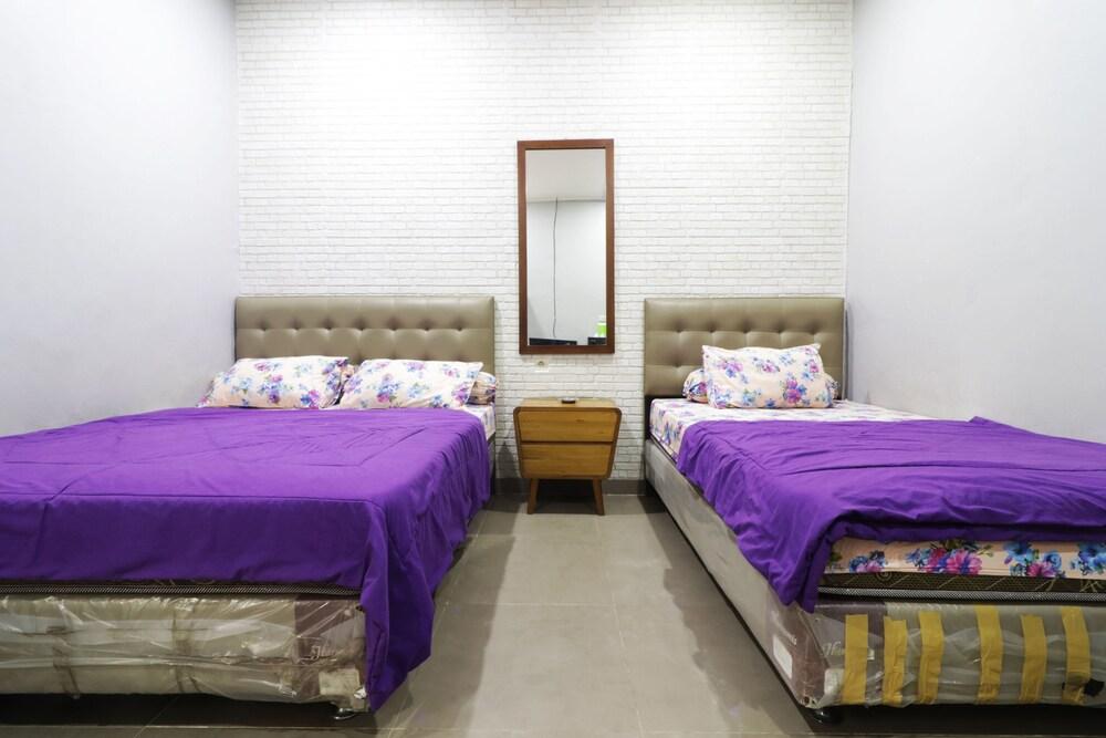 Hotel Alamanda Room Type - Triple Room