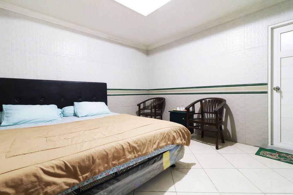 Hotel Alamanda Room Type - Deluxe B