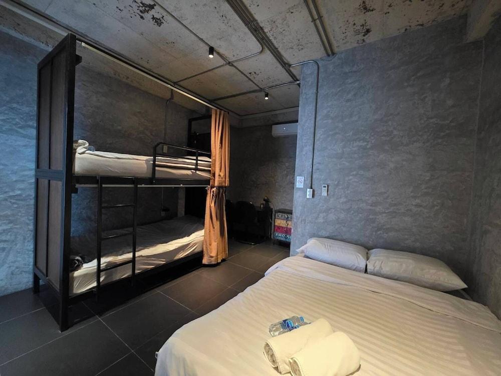 The LOCAL Ari - Hostel Room Type - Comfort Quadruple Room (Room 2) The LOCAL Ari - Hostel Room Type - Comfort Quadruple Room (Room 2)