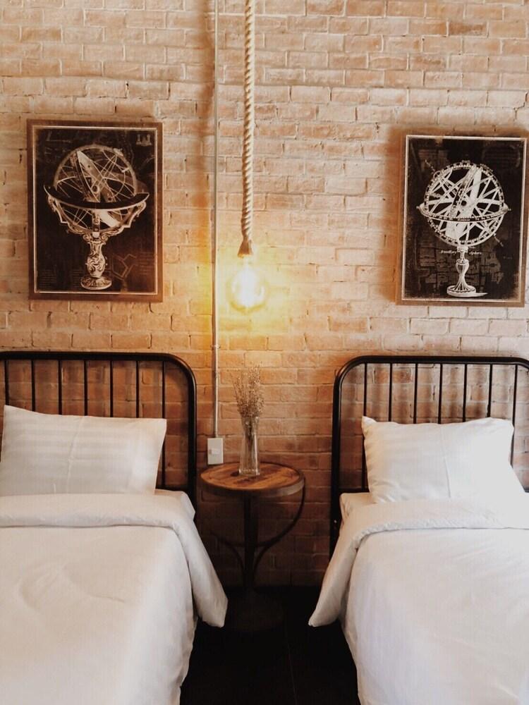 The LOCAL Ari - Hostel Room Type - Classic Twin Room