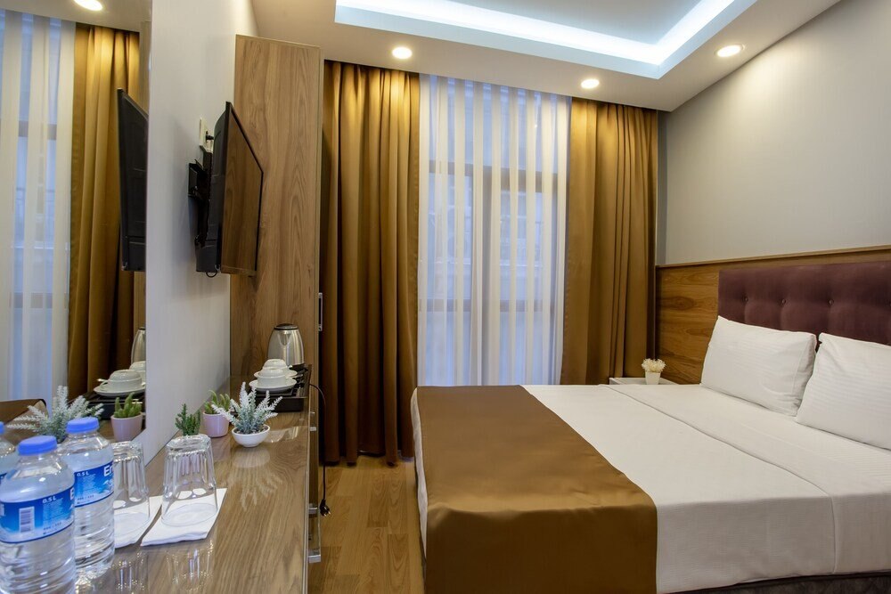 West Palace Hotel Room Type - Standard Room