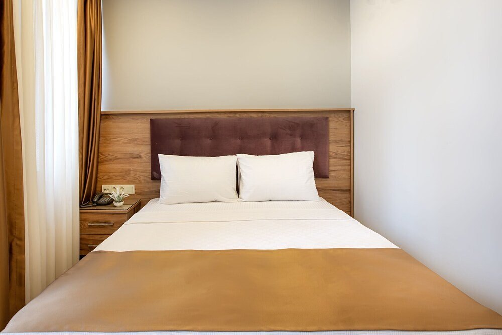 West Palace Hotel Room Type - Superior Room, Balcony, Sea View