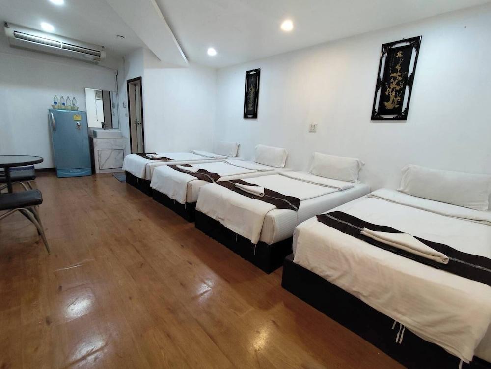 Longzhu Guesthouse - Tap to explore photos