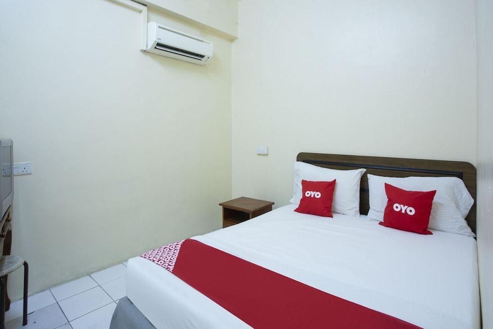SPOT ON 89962 Perfect Class Hotel - Tap to explore photos