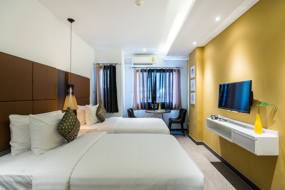 Aim House Bangkok Hotel Room Type - Deluxe Twin Room