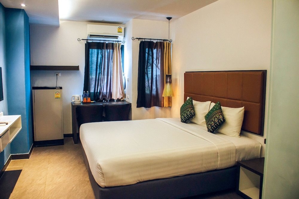 Aim House Bangkok Hotel Room Type - Deluxe Double Room