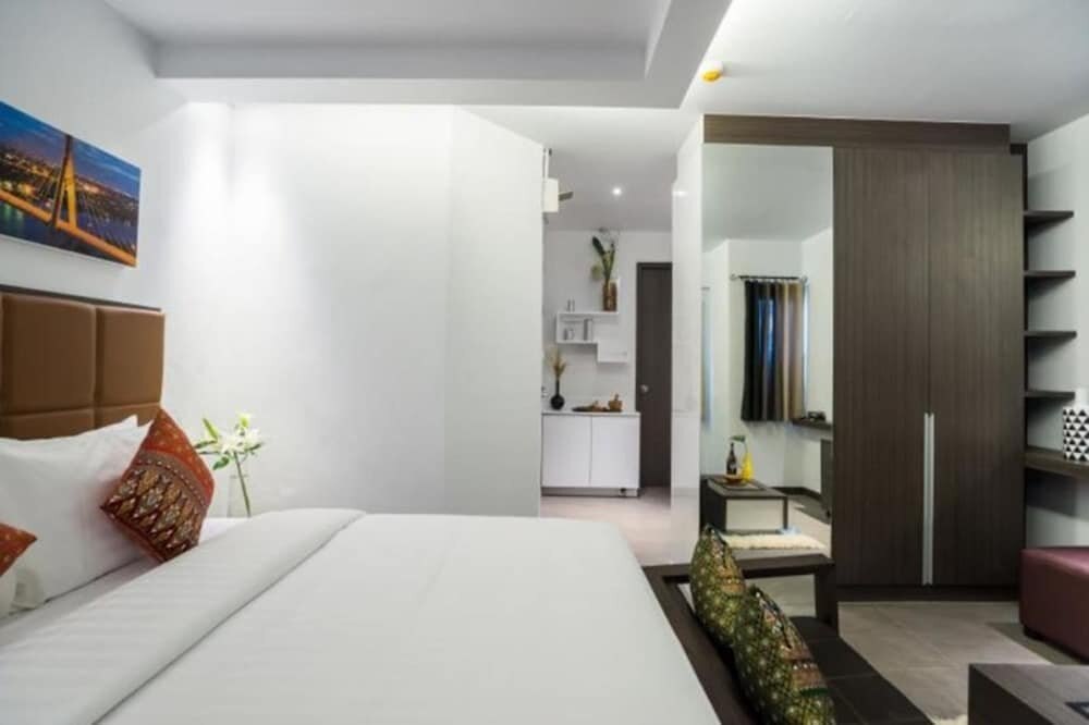 Aim House Bangkok Hotel - Tap to explore photos