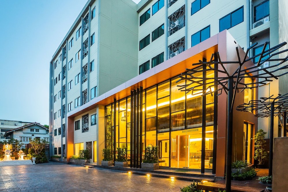 Aim House Bangkok Hotel - Tap to explore photos