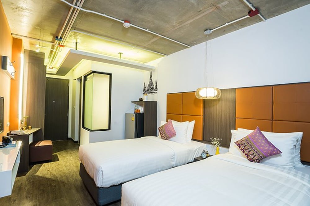Aim House Bangkok Hotel Room Type - Standard Twin Room