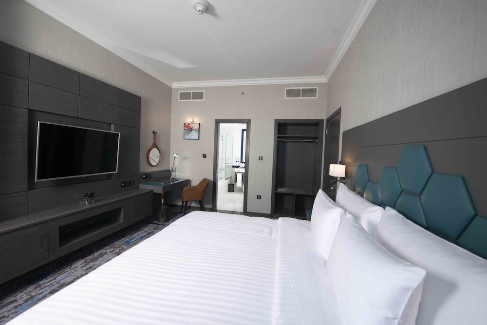 Edge Creekside Hotel Room Type - Deluxe King Room