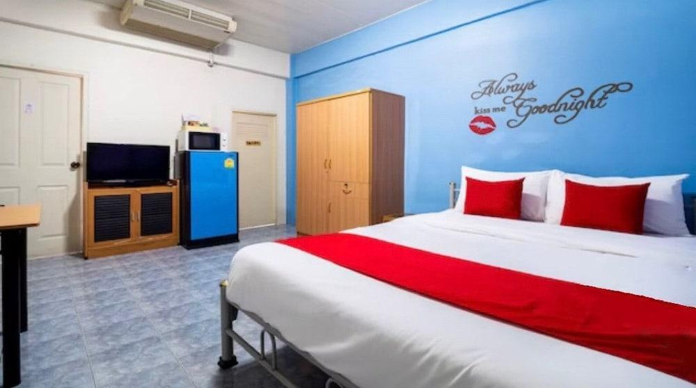 OYO 838 Aromdee Apartment Room Type - Superior Double Room
