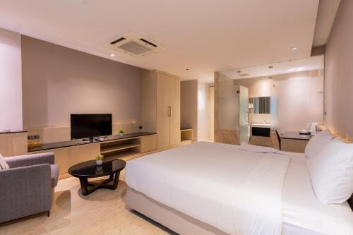 Sukhothai Residence Ruam Ruedi Room Type - Family One Bedroom Suite - Non-Smoking Sukhothai Residence Ruam Ruedi Room Type - Family One Bedroom Suite - Non-Smoking