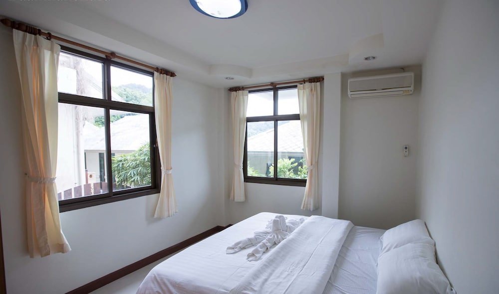 Baan Neramit Hill - Tap to explore photos