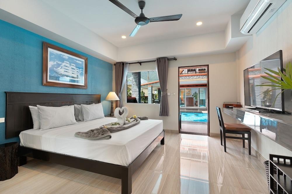 Chateau de Lamai Room Type - Deluxe Room, Pool View