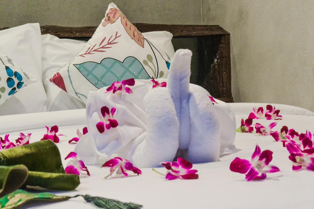 Baan Tubkaek Hotel Room Type - Standard Double Room, 1 King Bed, Non Smoking, Sea View