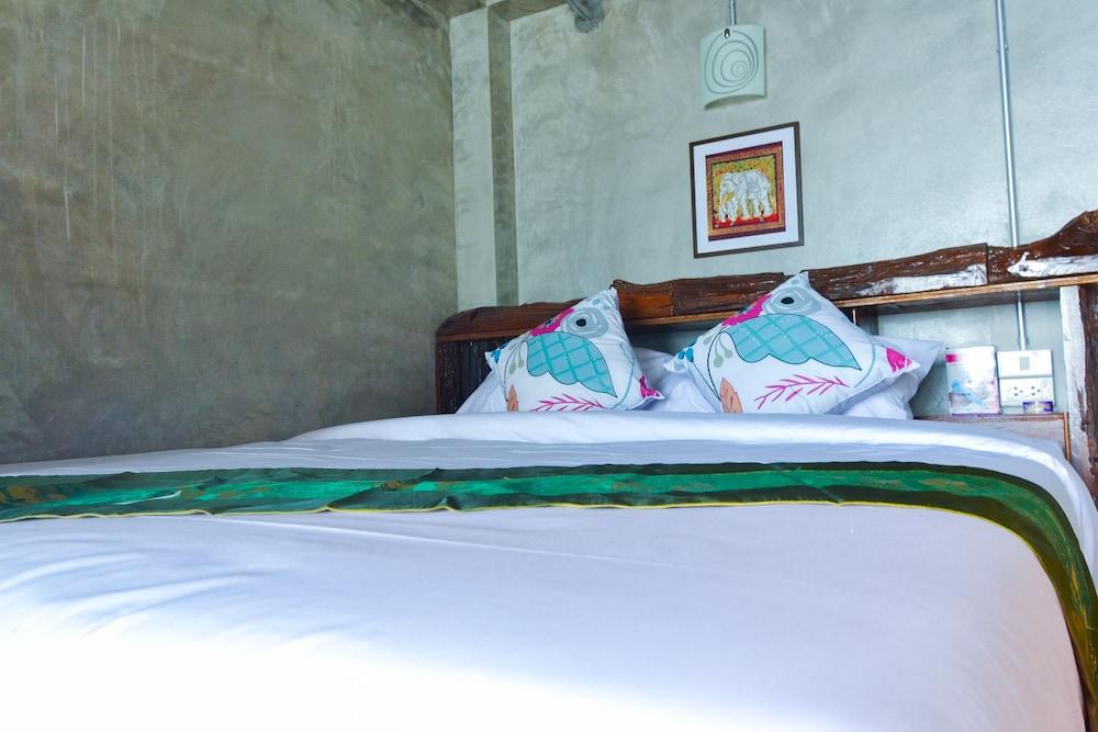 Baan Tubkaek Hotel - Tap to explore photos
