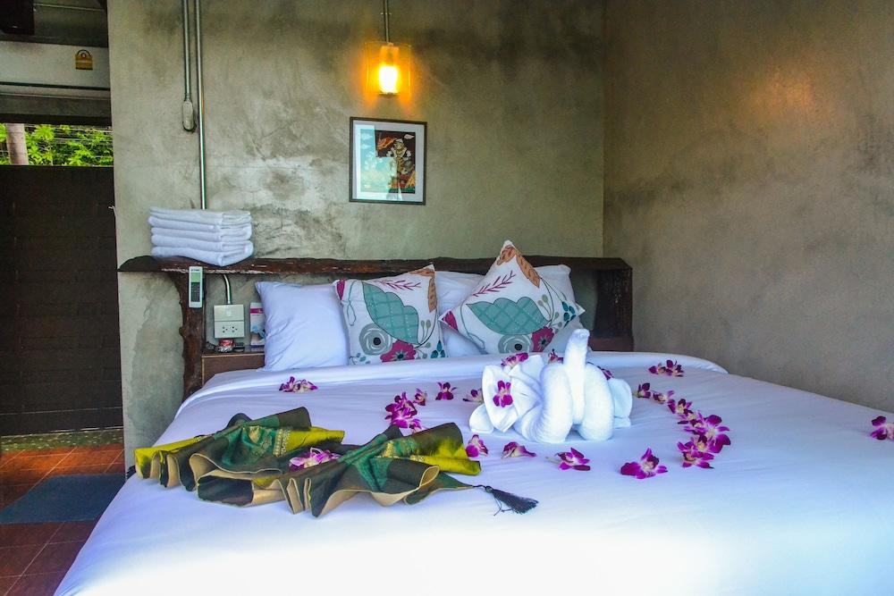 Baan Tubkaek Hotel Room Type - Standard Bungalow, 1 King Bed, Non Smoking
