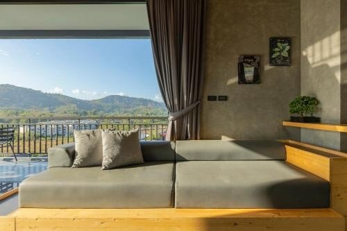 Sara's Nest - Top Floor Seaview apartments - Tap to explore photos