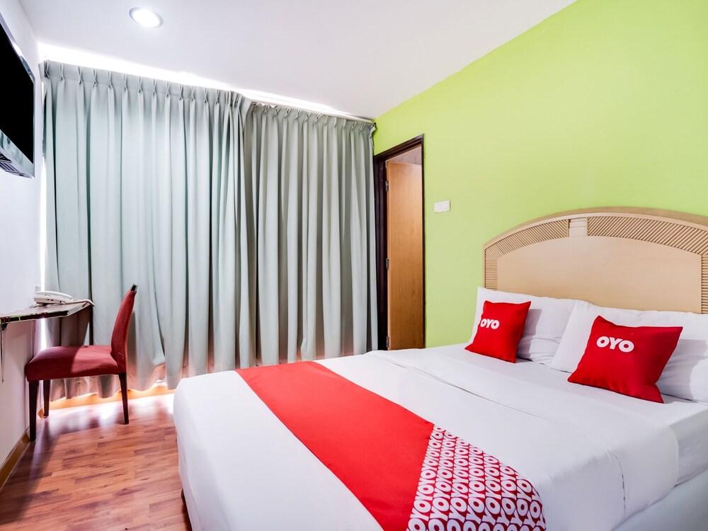 OYO 89652 Bjorn Boutique Hotel Room Type - Deluxe Double