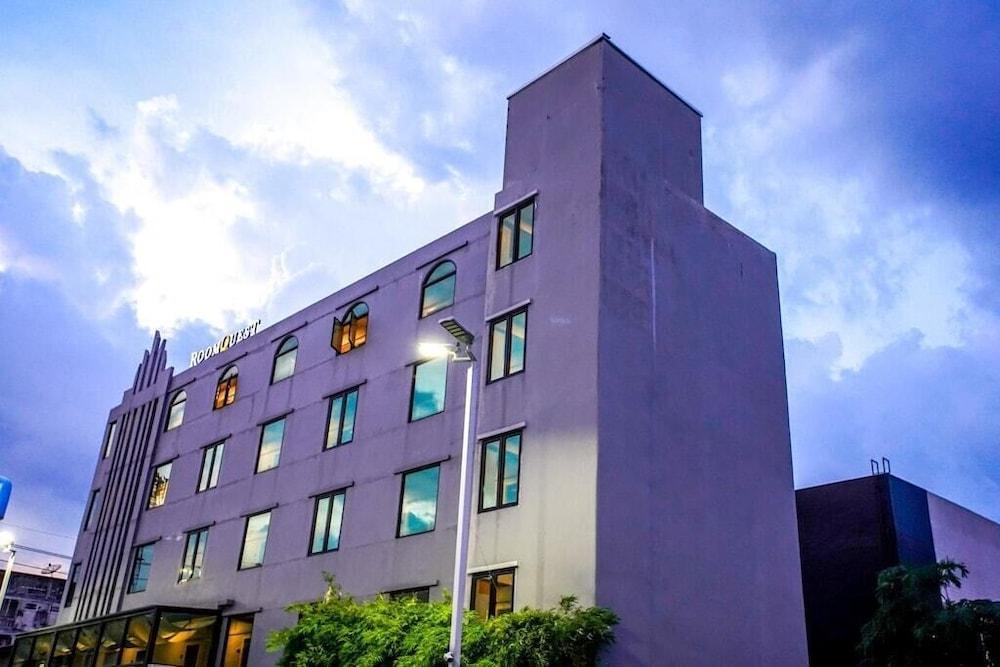 RoomQuest Bangkok Don Mueang Airport 1 - Tap to explore photos