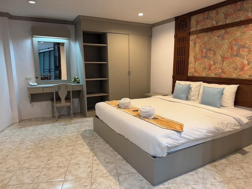 Blue Garden Resort Pattaya Room Type - Family Suite