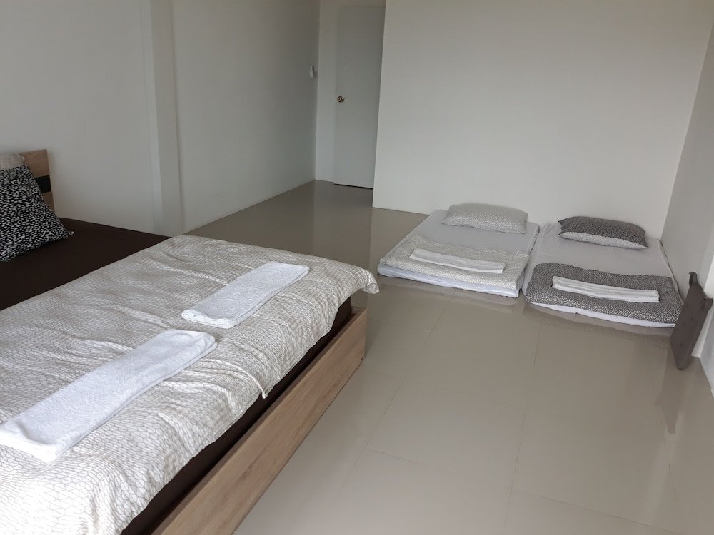 Sukhumvit 50 hostel Room Type - Comfort Townhome, Multiple Beds, Non Smoking Sukhumvit 50 hostel Room Type - Comfort Townhome, Multiple Beds, Non Smoking