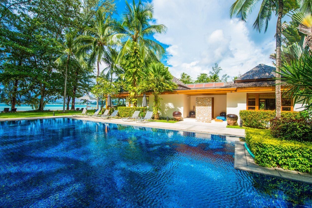 Charming Beachfront Villa on Bangtao