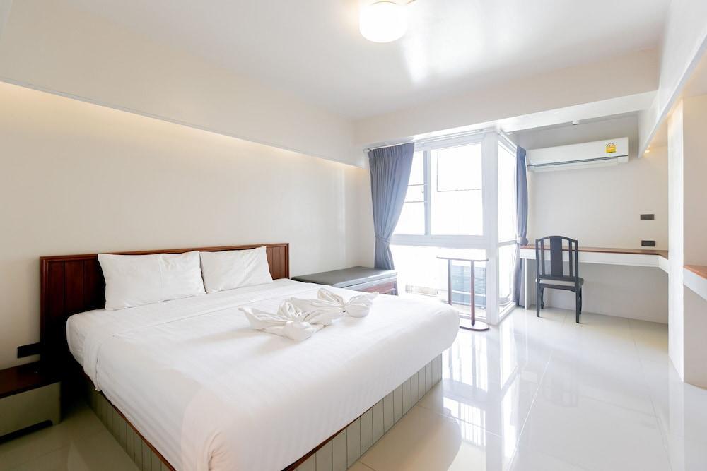 A Room Bangkok Sathorn Room Type - Superior Double Room