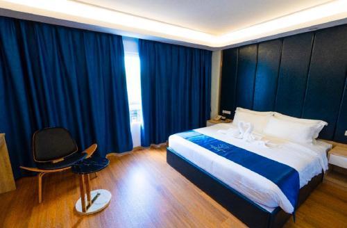 Sapphire Hotel Silom Bangkok - Tap to explore photos