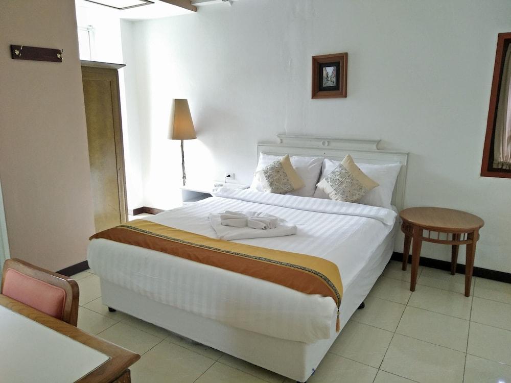 JL Bangkok Room Type - Suite