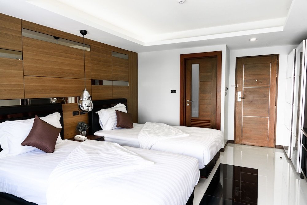The Connex Asoke Room Type - Deluxe Twin Room