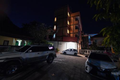 Baan Kamala Backpacker Room Type - Bed in 6-Bed Mixed Dormitory Room with Air-Con