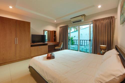 Nalanta Pattaya Hotel - Tap to explore photos