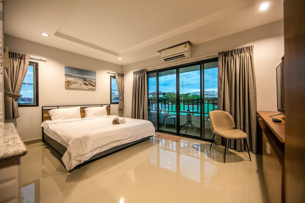 Nalanta Pattaya Hotel - Tap to explore photos