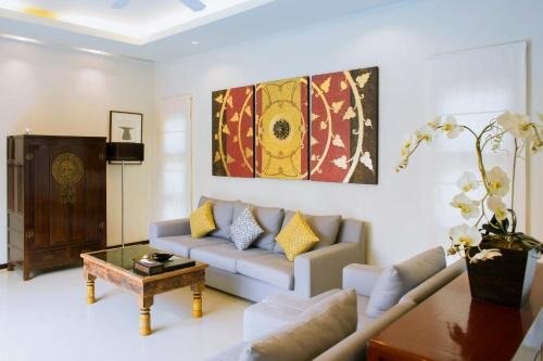 One Bedroom Oriental Villa Nai Harn - Tap to explore photos