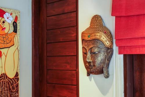 Large 4 bed villa short walk to Maenam beach - Tap to explore photos