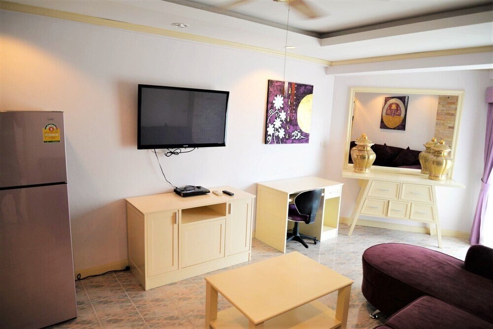 Great 1 bed at Jomtien Beach - Tap to explore photos