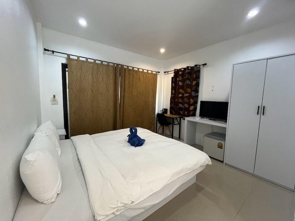 Superpro Samui Room Type - Superior Queen (No Balcony) Included Training Platinum