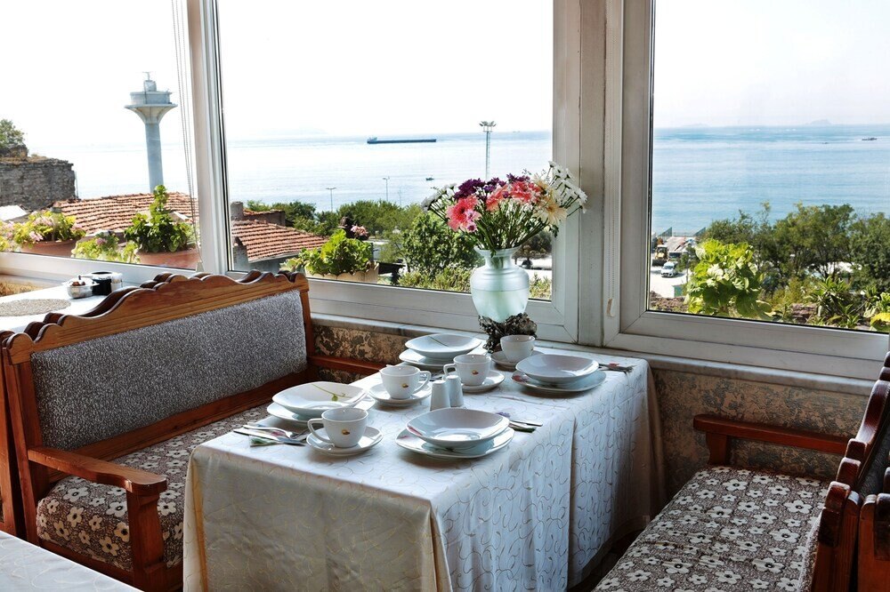 Sur Hotel Sultanahmet - Tap to explore photos