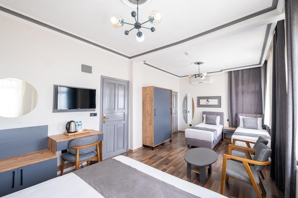 Sur Hotel Sultanahmet Room Type - Deluxe Triple Room, Sea View Sur Hotel Sultanahmet Room Type - Deluxe Triple Room, Sea View