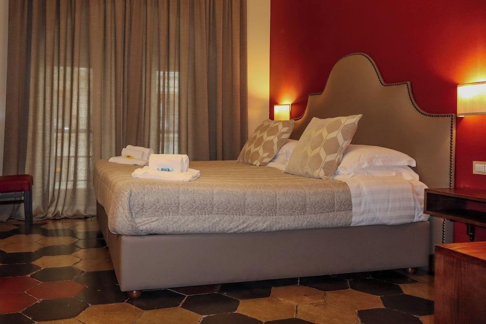 Residenza Roma Imperiale Room Type - Deluxe Double or Twin Room (Claudia)