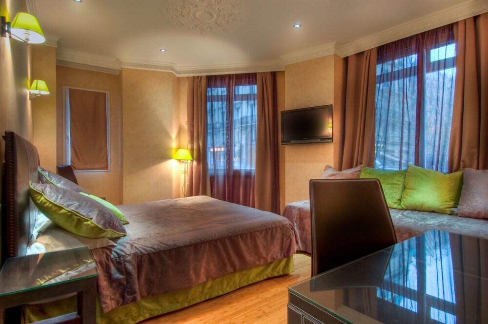 Hotel Claude Bernard Saint Germain Room Type - Triple Room