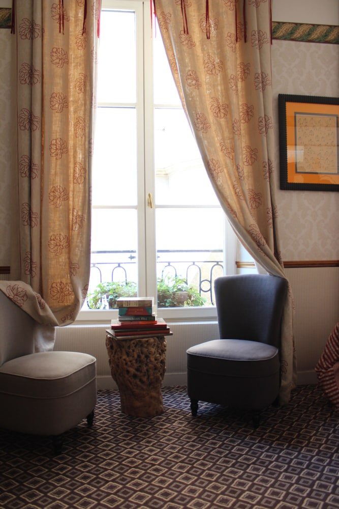 Le Relais Saint Sulpice - Tap to explore photos