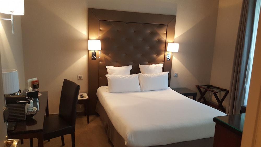 Hôtel Saint Cyr Etoile Room Type - Superior Room