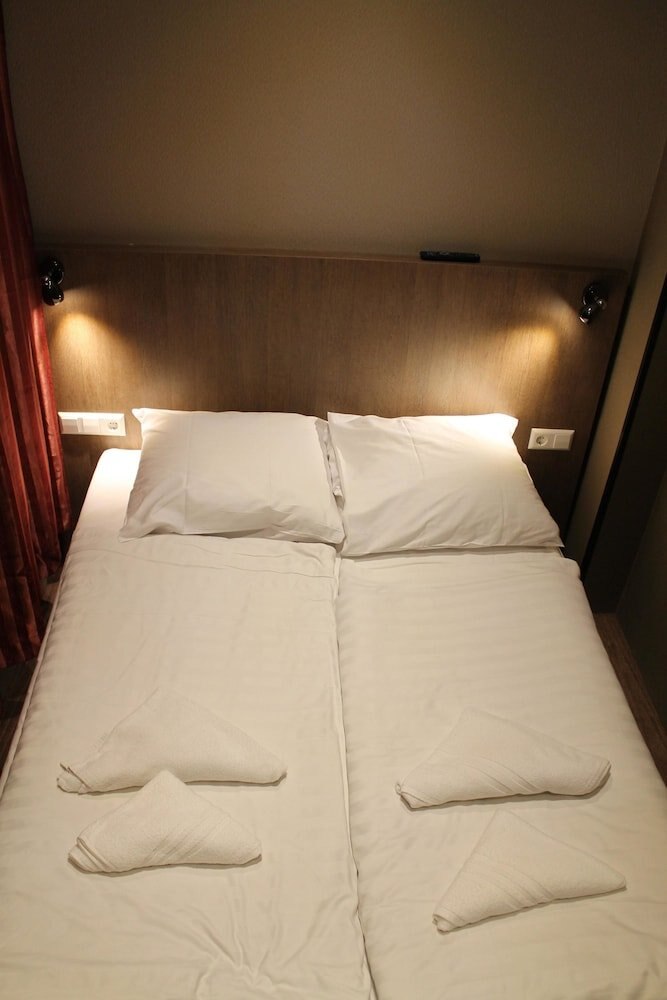 Aston City Hotel Room Type - Small Double Room, No Window